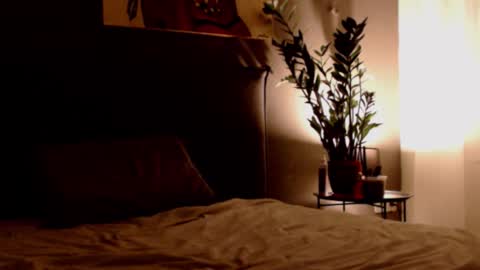 Snapshot of smalltittsbigsoul chatting on 10.12.25 Anna no bbbbybybbabebyy just Anna. And dont call me mom please. online show from 10.12.25