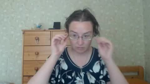Snapshot of smart_rose chatting on 06.28.26 smart_rose online show from 06.28.26