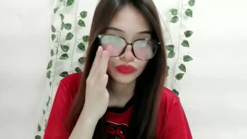 Snapshot of smellon_shake chatting on 10.18.25 Julia online show from 10.18.25