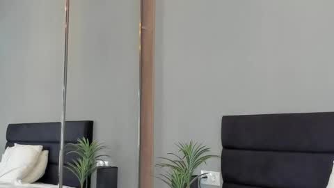 Bella online show from 10.14.25