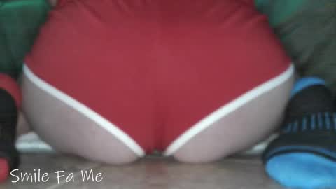 Snapshot of smilefame123 chatting on 10.08.25 Smile Fa Me online show from 10.08.25