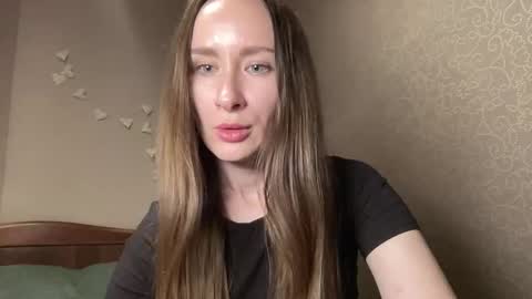 smilequeen_ online show from 10.18.25