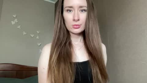 smilequeen_ online show from 10.26.25