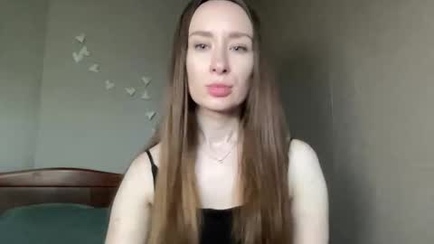 smilequeen_ online show from 10.28.25