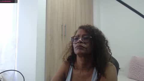 Snapshot of smilet_milf chatting on 01.18.25 Smileth online show from 01.18.25