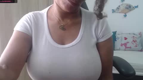 Snapshot of smilet_milf chatting on 01.31.25 Smileth online show from 01.31.25