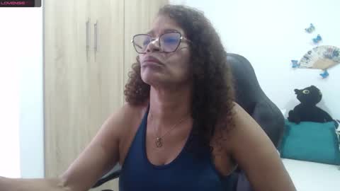 Snapshot of smilet_milf chatting on 02.05.25 Smileth online show from 02.05.25