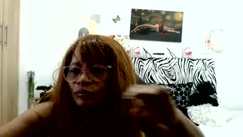 Snapshot of smilet_milf chatting on 07.07.26 Smileth online show from 07.07.26