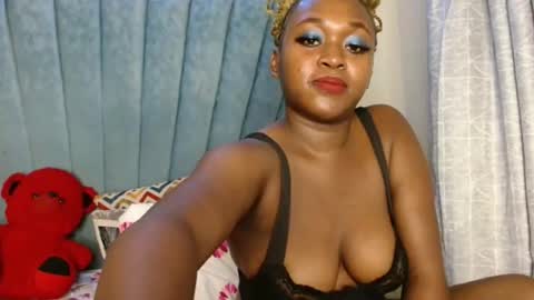 smiley_berry online show from 11.20.25