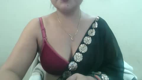Snapshot of smiley_queen99 chatting on 04.01.26 smiley online show from 04.01.26