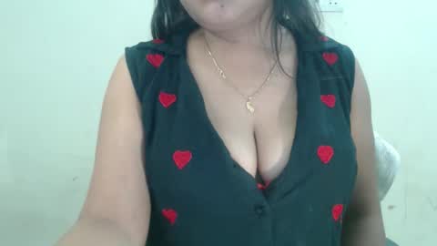 Snapshot of smiley_queen99 chatting on 04.11.26 smiley online show from 04.11.26