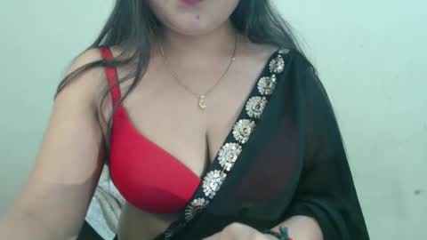 Snapshot of smiley_queen99 chatting on 04.18.26 smiley online show from 04.18.26