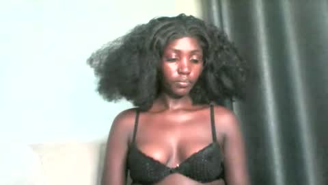 Snapshot of smileykesh chatting on 09.14.25 smileykesh online show from 09.14.25