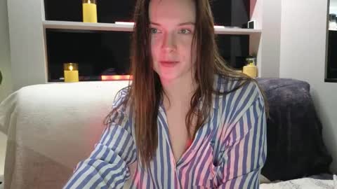 Snapshot of smilym chatting on 11.09.25 smilym online show from 11.09.25