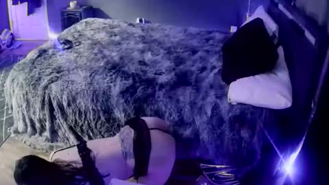 Snapshot of smokeingbitch420 chatting on 01.08.26 love bug online show from 01.08.26