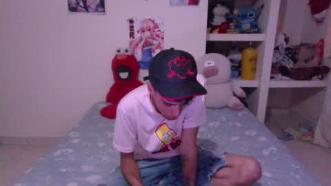 Snapshot of smoker00teddybear chatting on 01.04.25 teddy online show from 01.04.25