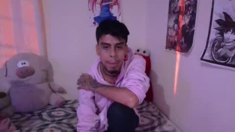 Snapshot of smoker00teddybear chatting on 02.22.25 teddy online show from 02.22.25