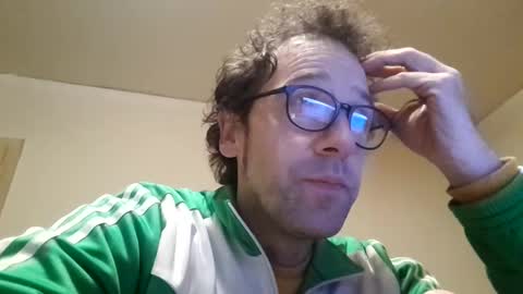 Snapshot of smokered100s chatting on 12.25.24 luca online show from 12.25.24