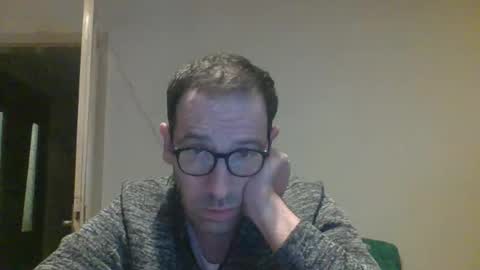 Snapshot of smokered100s chatting on 09.27.25 luca online show from 09.27.25