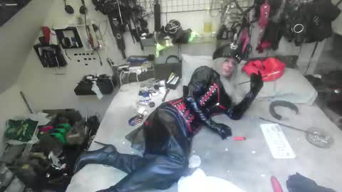 smokeslut365 online show from 11.25.25