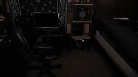 Snapshot of smokey915 chatting on 01.12.25 Smokey915 online show from 01.12.25