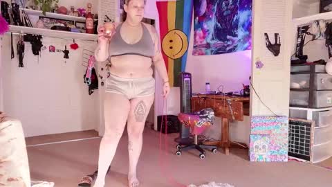 Snapshot of smokihippi chatting on 11.13.25 Big Dawg online show from 11.13.25