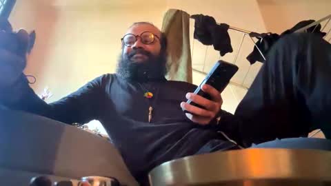 smokingorilla online show from 12.23.25