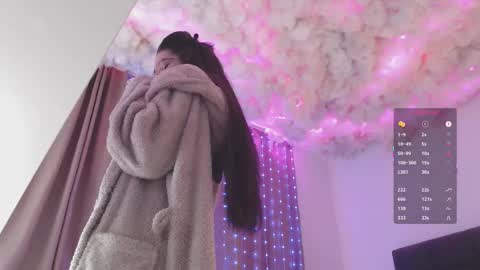 Snapshot of smolsonja chatting on 10.19.25 Sonja online show from 10.19.25