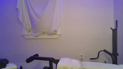 Snapshot of smooth985092 chatting on 12.05.24 smoothmusclecam online show from 12.05.24