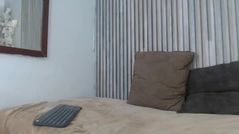 Snapshot of smoothalpha_ chatting on 01.05.26 Ethan online show from 01.05.26