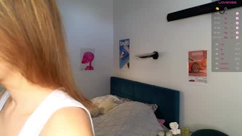 Snapshot of smoothnesss chatting on 10.01.25 Eva online show from 10.01.25