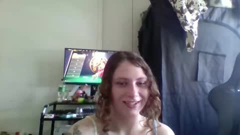 Snapshot of smoothvodka chatting on 05.19.26 Bambi--Vodka online show from 05.19.26