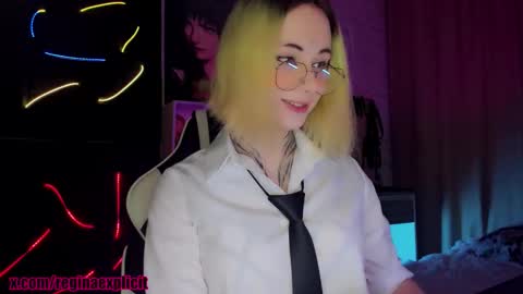 Snapshot of snake_bites chatting on 09.29.25 Reeginaaaaa online show from 09.29.25