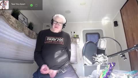 Snapshot of snarfle chatting on 02.27.25 Viiscount Snarfle Von Snarfenberg online show from 02.27.25