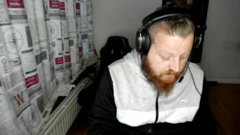 Snapshot of sneakapeak55 chatting on 09.11.25 Sneakapeak55 online show from 09.11.25