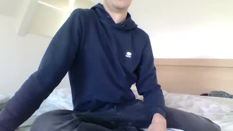 Snapshot of sneakerboy444 chatting on 11.02.25 sneakerboy444 online show from 11.02.25