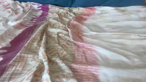 sneakkyuk online show from 12.17.25