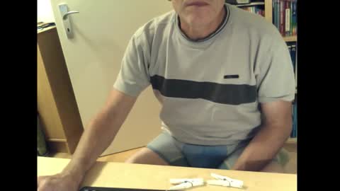 sneaxfreund online show from 10.16.25