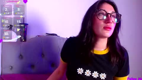 Snapshot of snow_baall chatting on 10.29.25 IG OF red moonn online show from 10.29.25