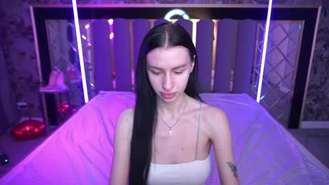 snow_whiteeex online show from 04.09.26