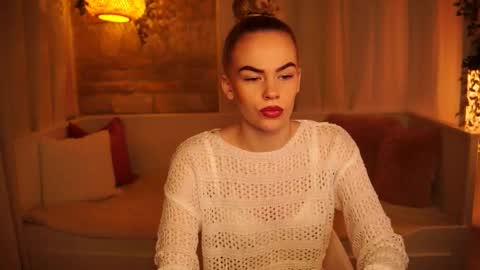 Snapshot of snowbarbieee chatting on 02.05.25 Hanna online show from 02.05.25