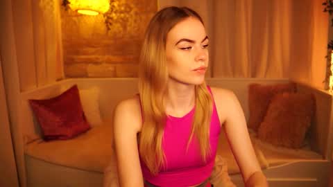 Snapshot of snowbarbieee chatting on 02.09.25 Hanna online show from 02.09.25