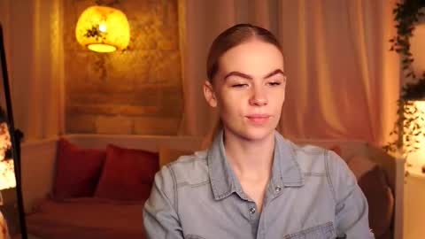 Snapshot of snowbarbieee chatting on 09.30.25 Hanna online show from 09.30.25