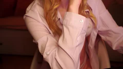 Snapshot of snowbarbieee chatting on 10.02.25 Hanna online show from 10.02.25