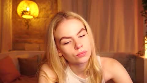 Snapshot of snowbarbieee chatting on 11.03.25 Hanna online show from 11.03.25