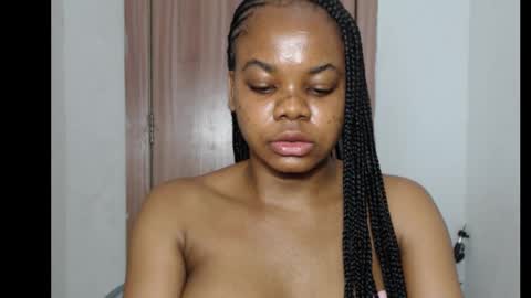 Snapshot of snowdrop5 chatting on 10.02.25 snowdrop5 online show from 10.02.25