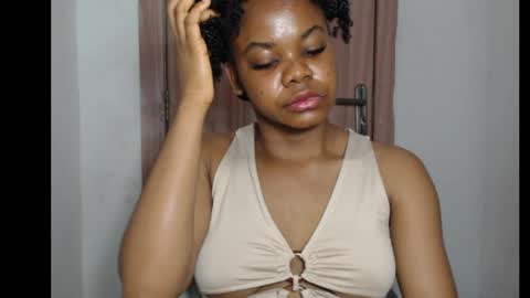 Snapshot of snowdrop5 chatting on 10.22.25 snowdrop5 online show from 10.22.25