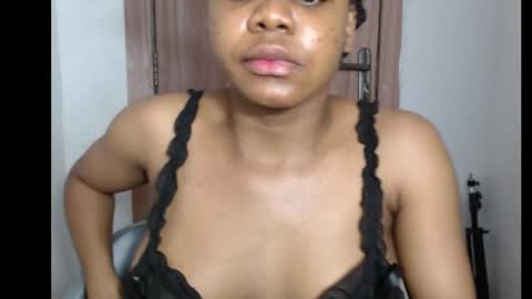 Snapshot of snowdrop5 chatting on 10.26.25 snowdrop5 online show from 10.26.25