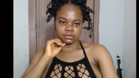 Snapshot of snowdrop5 chatting on 10.29.25 snowdrop5 online show from 10.29.25