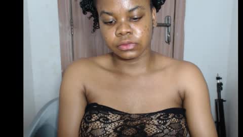 Snapshot of snowdrop5 chatting on 11.01.25 snowdrop5 online show from 11.01.25